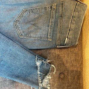 Mother Jeans The Looker Two Step Ankle Fray / Wash: Kiss and Make Up